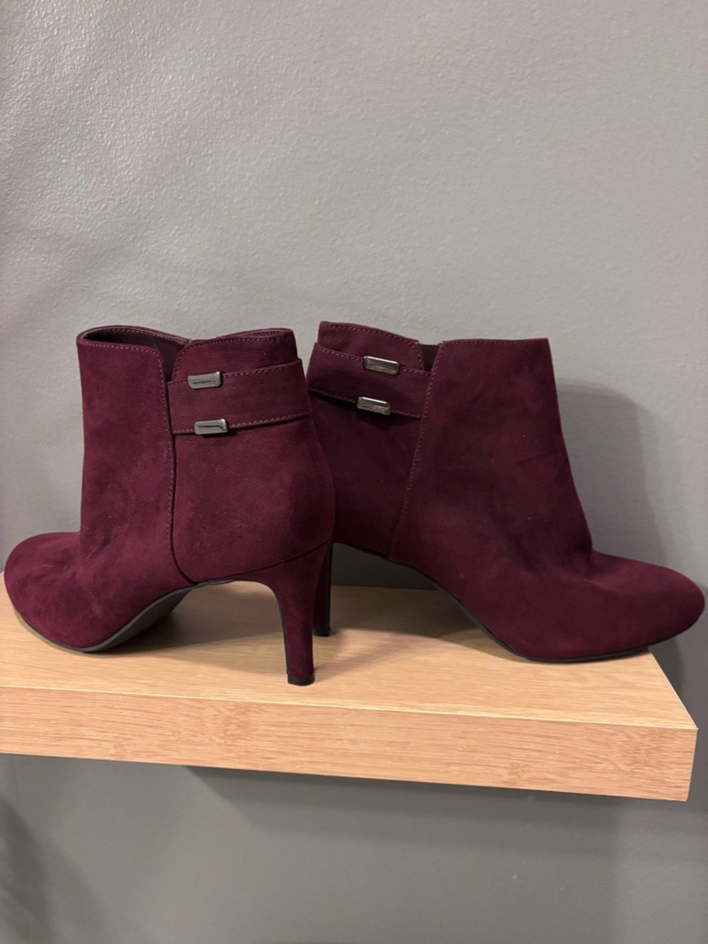 Alfani Women’s Burgundy Suede Ankle Boots - Stylish Kitten Heel size 7.5